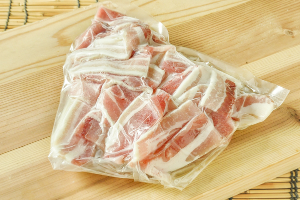 新入荷 豚肉バラ焼肉用 冷凍 八面六臂