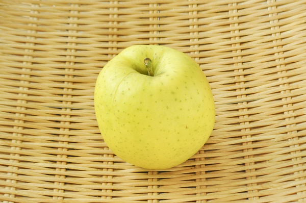 青リンゴ 星の金貨 32玉サイズ 八面六臂