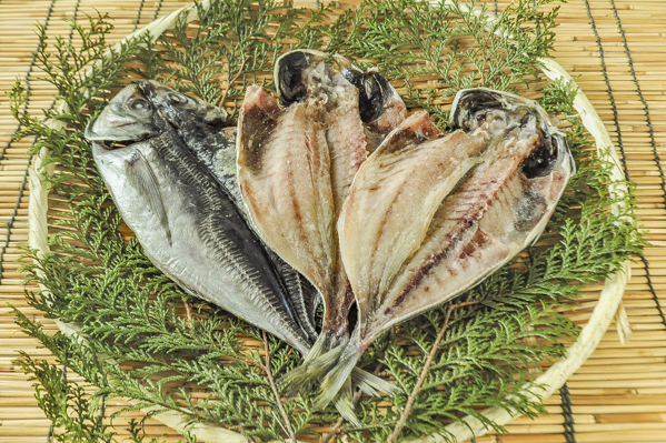 真アジ開き 八面六臂