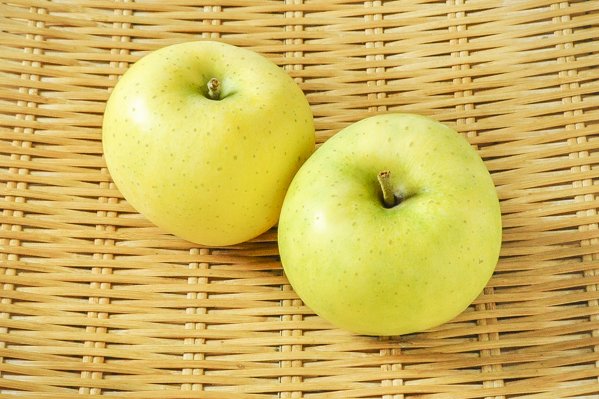 黄王 50玉サイズ 黄色りんご 八面六臂