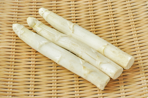 極太ホワイトアスパラガス 八面六臂