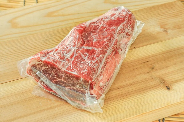 牛肉（ヒレ1／2カット）