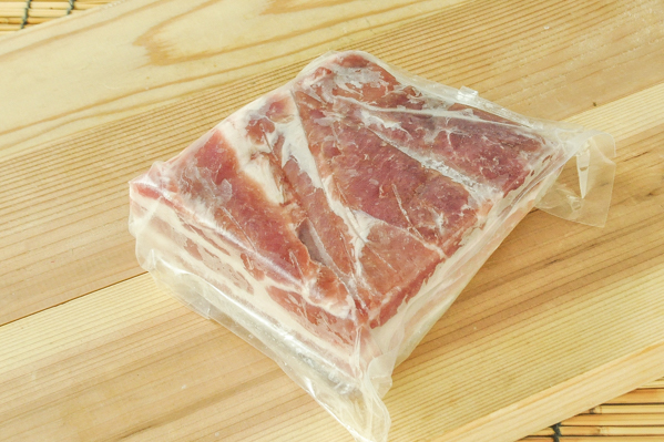 【特価】豚肉バラかたまり（冷凍）