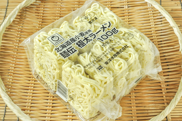 麺伝 極太ラーメン 北海道小麦使用 冷凍 八面六臂