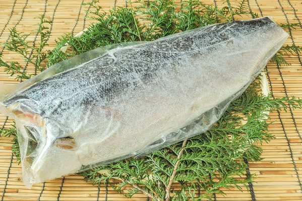 定塩銀鮭フィレ（甘口）1.8-2.3kg (2)