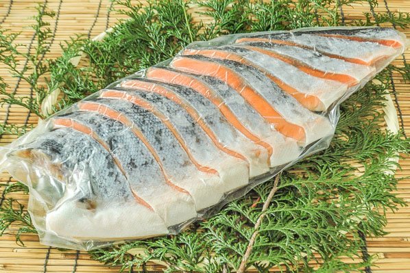 定塩銀鮭切身（10切れ）900-1.2kg