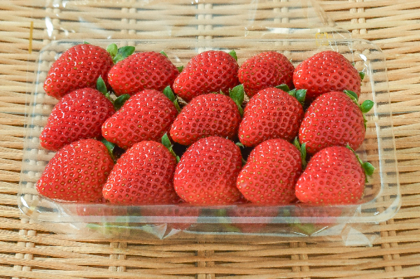 いちご（3L）（A） 【業務用食材の仕入れなら八面六臂】
