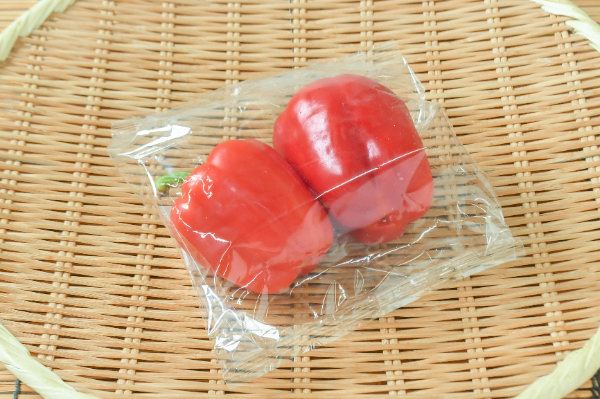 パプリカ（赤） 【業務用食材の仕入れなら八面六臂】