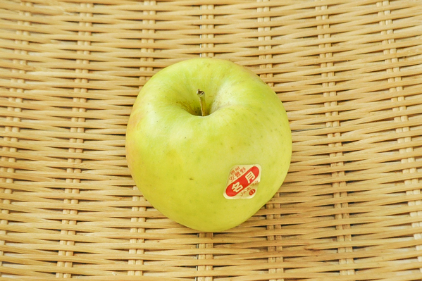 西岩　青リンゴ（名月）（36玉サイズ）