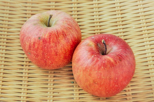 りんご（サンふじ）（32玉サイズ）