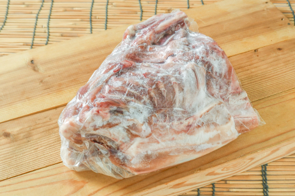 合鴨ガラ　1kg