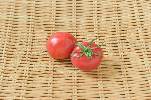 アメーラトマト（M） 【業務用食材の仕入れなら八面六臂】