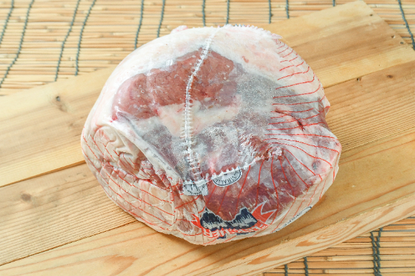 マトン・ボンレスレッグ（骨抜きモモ肉）