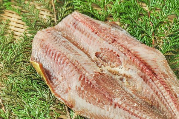 縞ホッケ開き（昆布干し）（B品） 380-420gr (1)