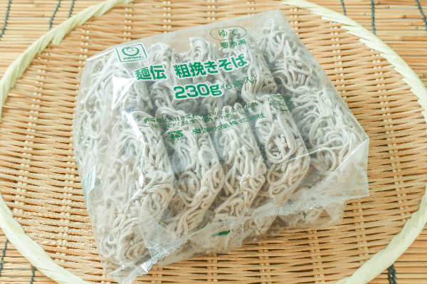 麺伝　粗挽きそば（冷凍）