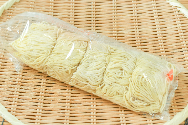 生中華麺（#22　角ストレート）