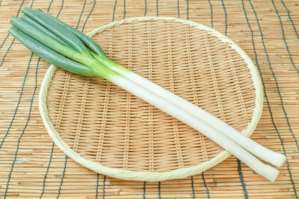 【宮城県産】長ねぎ A.B級品（M.Lサイズ）15kg 宮城県産】長ねぎA級品 Mサイズ(細め) 15kg - メルカリ