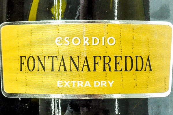 「Esordio」Spumante Extra Dry（「エソルディオ」 スプマンテ・エクストラ・ドライ） (1)