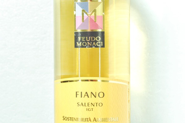 Feudo Monaci Fiano Salento Bianco（フェウド・モナチ・フィアーノ・サレント） (1)