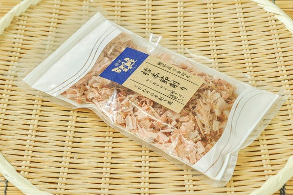 混合削り節（鯖とムロ鯵）（月花） 【業務用食材の仕入れなら八面六臂】