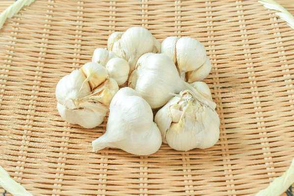 にんにく 【業務用食材の仕入れなら八面六臂】