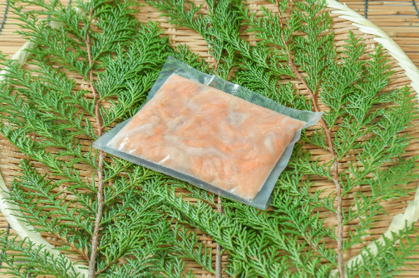 アトランティックサーモン炙り切り落し（生食用）