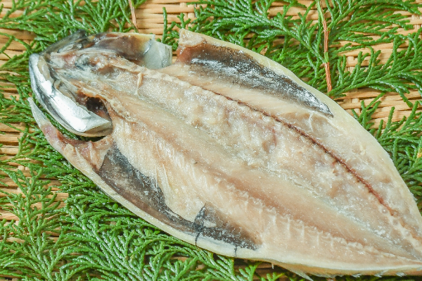 サバ開き干し　120-150gr (1)