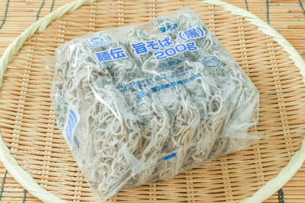 麺伝　旨そば（黒）（冷凍）