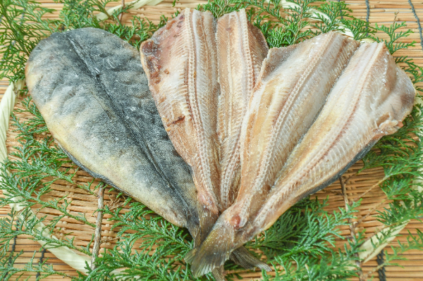 （有限会社山由水産）縞ホッケ開き　300-350gr