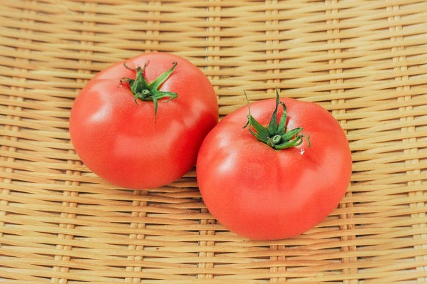 大玉トマト（A2L）（16玉サイズ）（バラ）