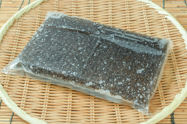 モズク 【業務用食材の仕入れなら八面六臂】