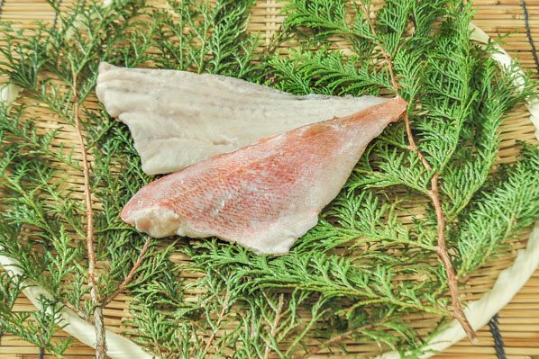 無塩赤魚フィレ（45）（骨取り済）（1.5級）100-120gr
