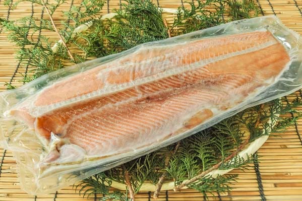 定塩秋鮭フィレ　1.8-2.2kg