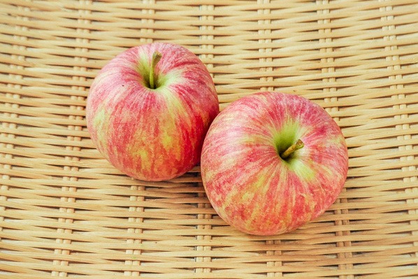 りんご（あかぎ）（50玉サイズ）