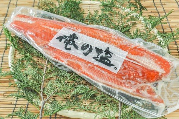 定塩紅鮭フィレ 900－1.1kg