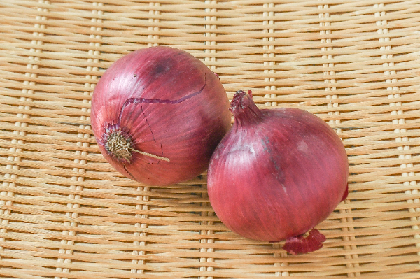 赤玉ねぎ（2L）