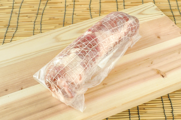 豚肉肩ロースネット巻き