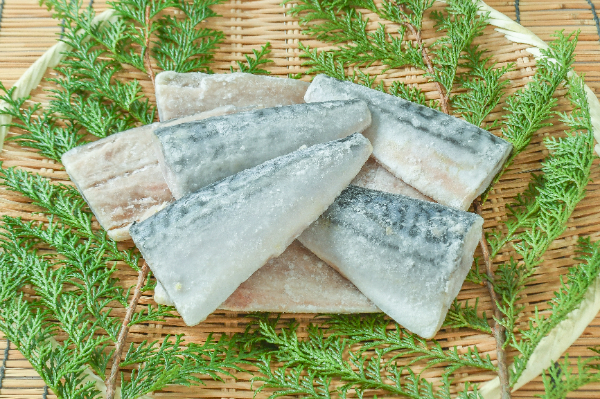 無塩サバ切身（100g）