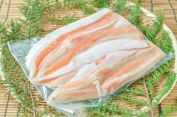 （松岡水産株式会社）定塩銀鮭ハラス