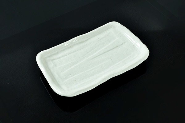 ソギ焼物皿（白）