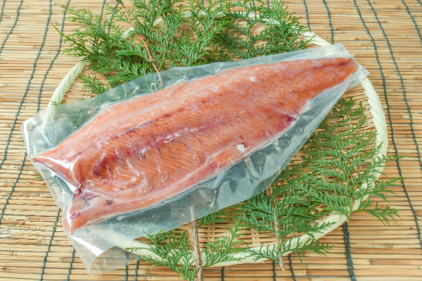 サーモンフライ 【業務用食材の仕入れなら八面六臂】