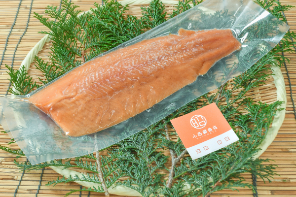 ホッキョクイワナスモーク（切落し） 【業務用食材の仕入れなら八面六臂】