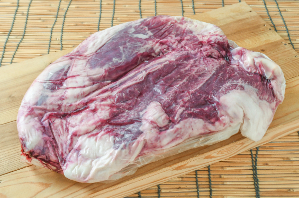 黒毛和牛トモスネ（A5）