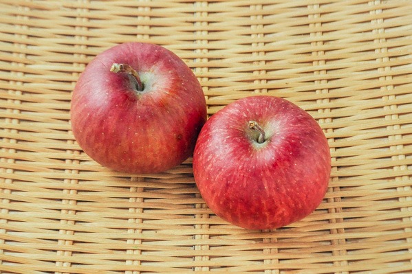 りんご（千秋）(50玉サイズ)