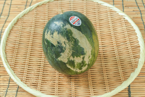 でんすけすいか（5L）（赤秀） 【業務用食材の仕入れなら八面六臂】
