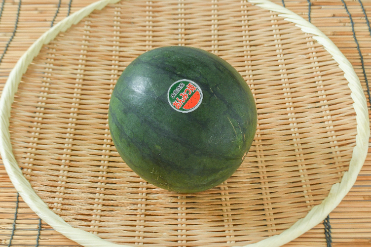 でんすけすいか（5L）（赤秀） 【業務用食材の仕入れなら八面六臂】