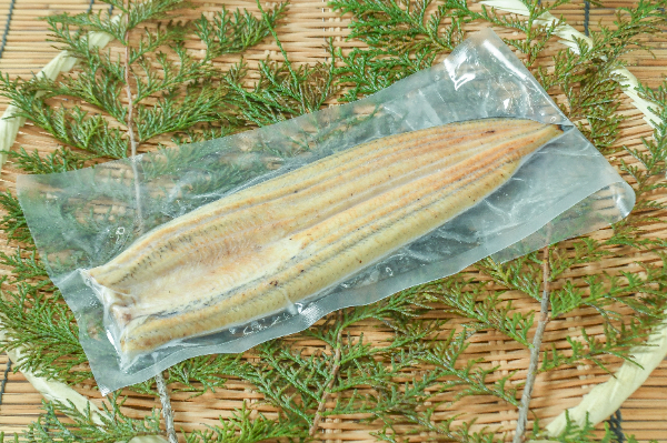 うなぎ白焼き（真空パック） 【業務用食材の仕入れなら八面六臂】