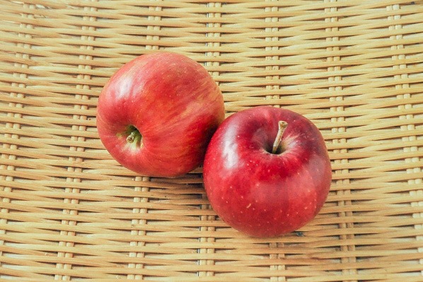 りんご（紅玉）（60玉サイズ）