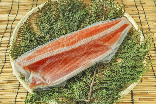 （153104）定塩紅鮭フィレ（甘口）600－800g