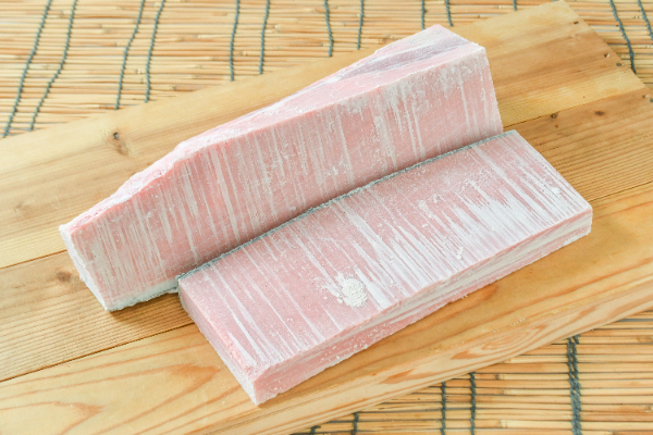 養殖本マグロ（中トロ）（端材）